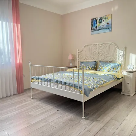 דירה Sea House בורגאס