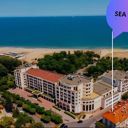 Sea House *